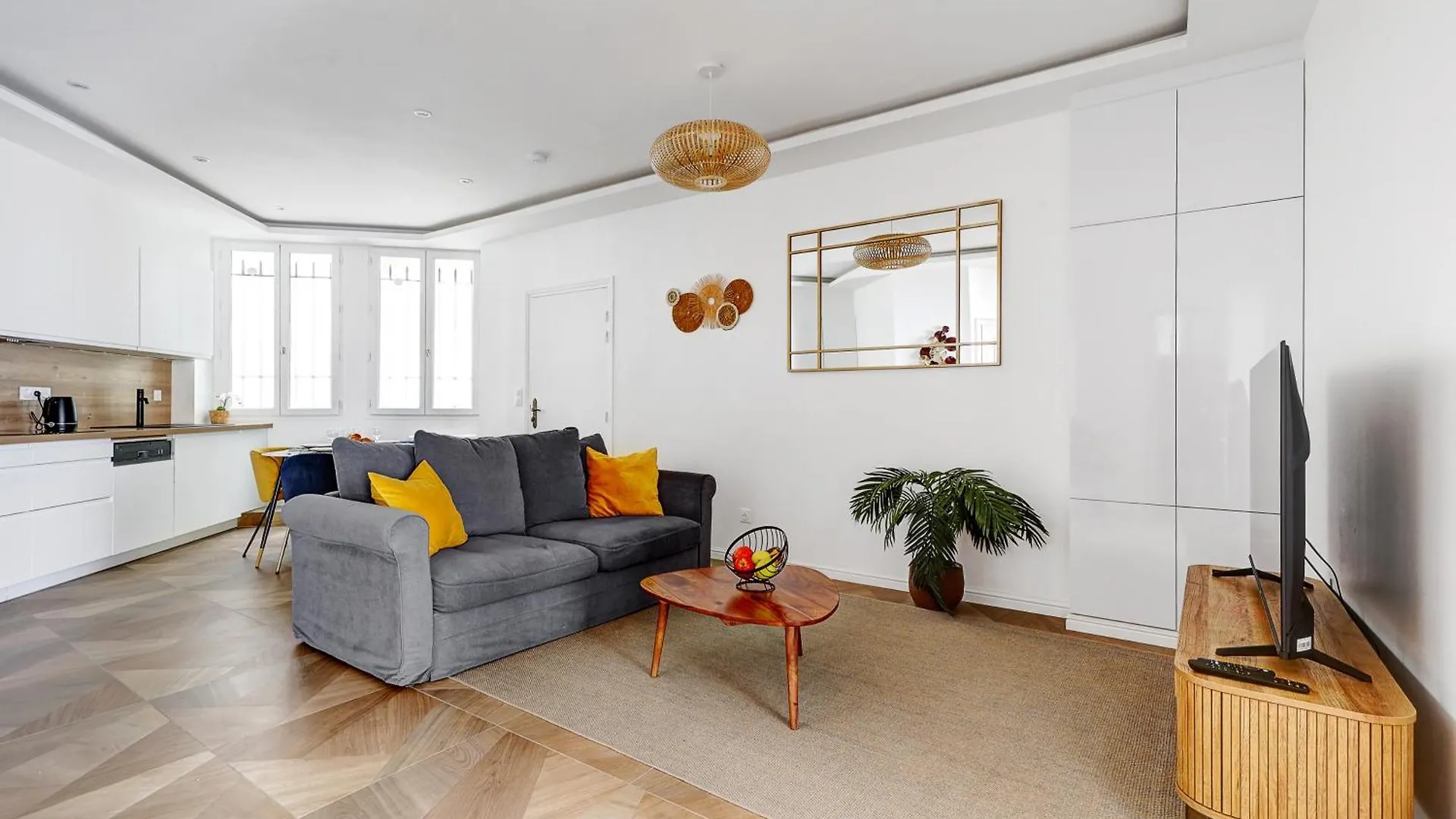 Suite Haussmannienne De Luxe Au Coeur De Paris 3Eme contacts