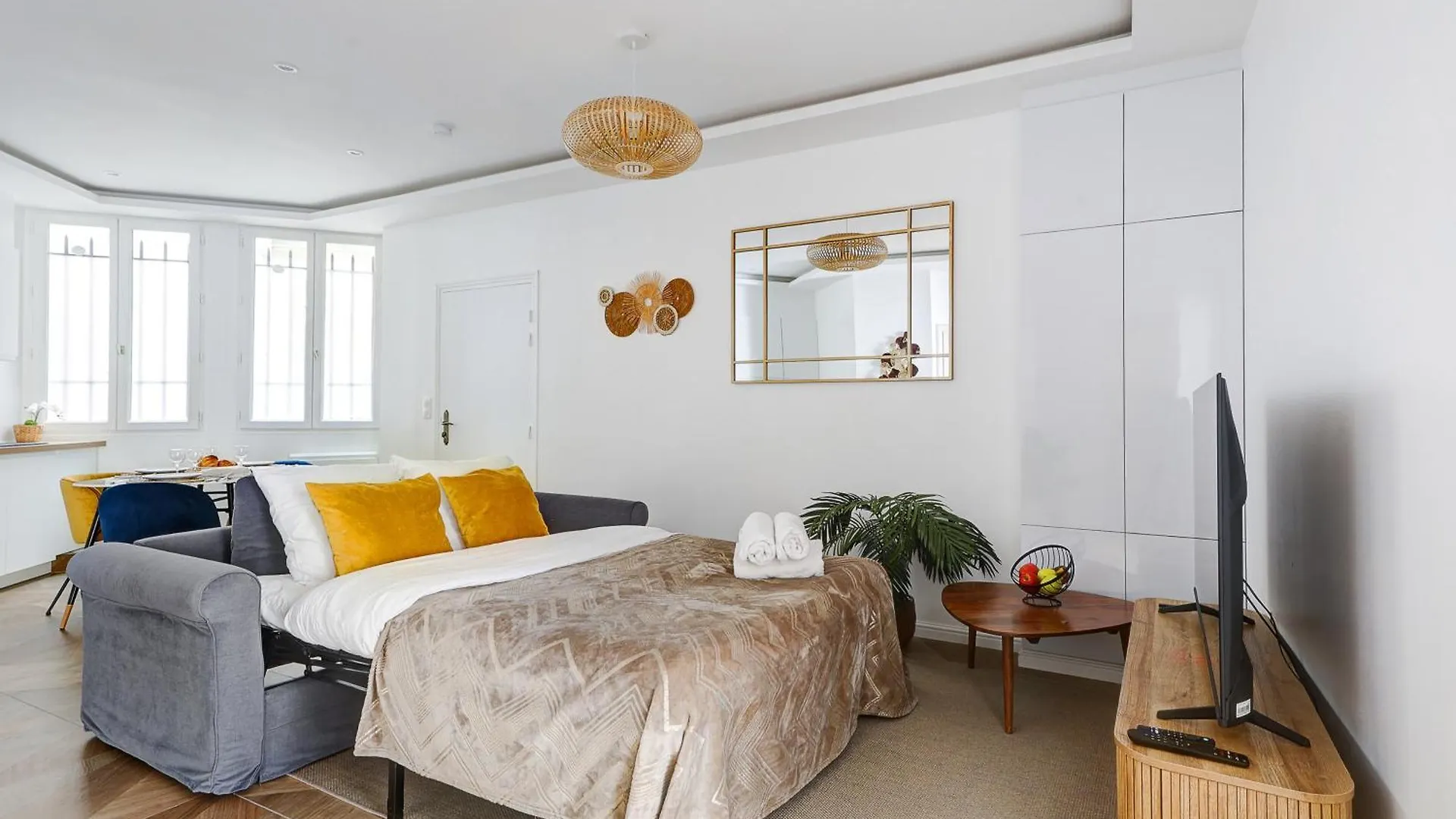 Apartment Suite Haussmannienne De Luxe Au Coeur De Paris 3Eme France